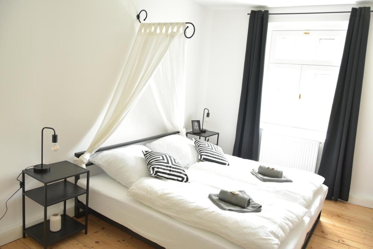 White Midsommar - Stilvolle Wohnung, 3 Schlafzimmer, Wohnzimmer, Kueche 란츠후트 외부 사진