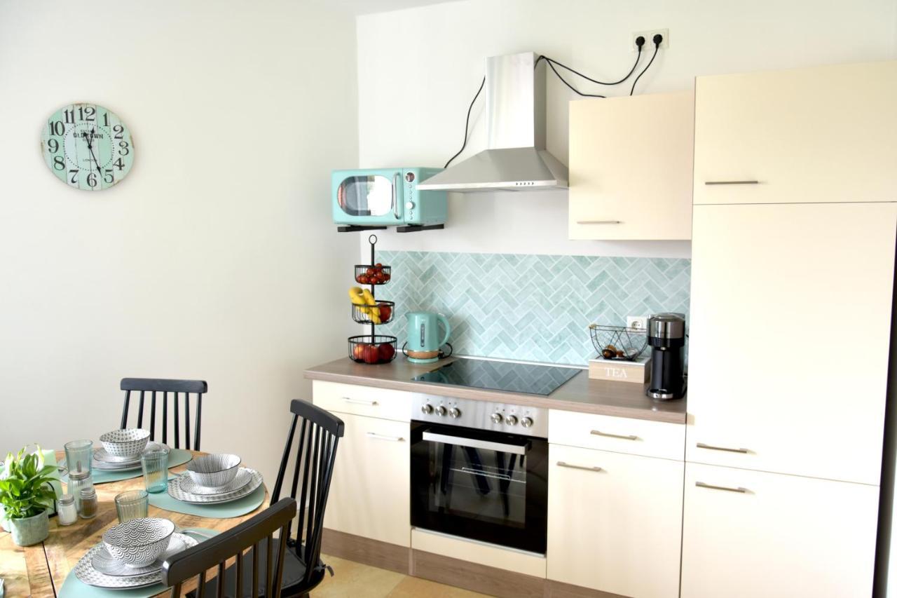 White Midsommar - Stilvolle Wohnung, 3 Schlafzimmer, Wohnzimmer, Kueche 란츠후트 외부 사진